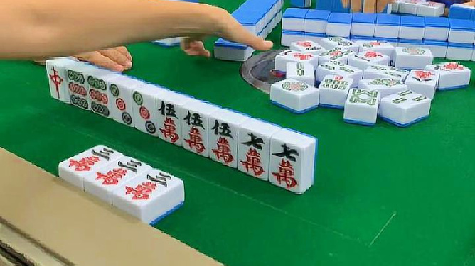 厉害了!红中麻将开挂要多少钱”(确实是有挂)-哔哩哔哩